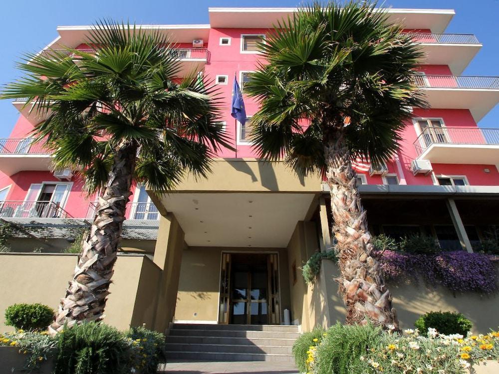 Hotel Carosello Pontecagnano Kültér fotó